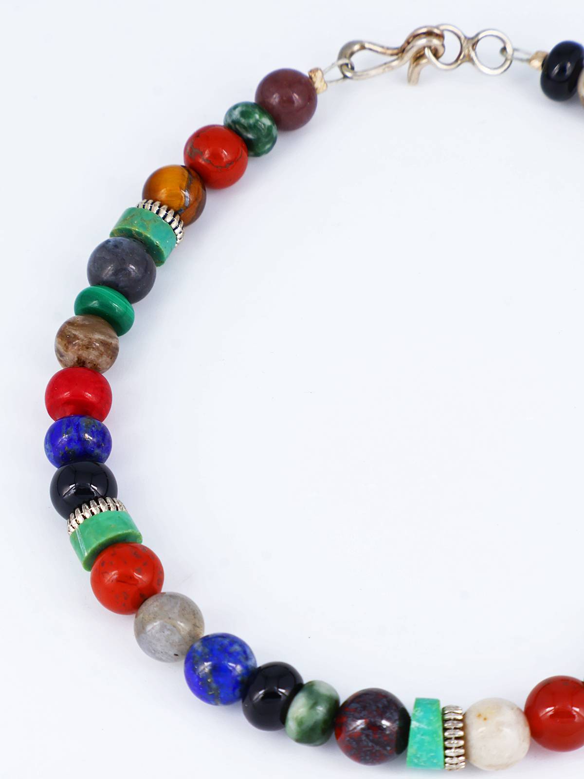 Pulsera de cuentas de una sola hebra con múltiples piedras