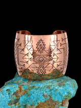 Bracelet manchette conteur Pueblo en argent sterling Navajo