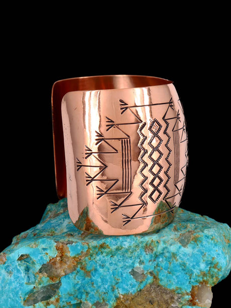 Pulsera de puño Navajo de plata de ley Pueblo Storyteller