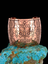 Bracelet manchette conteur Pueblo en argent sterling Navajo
