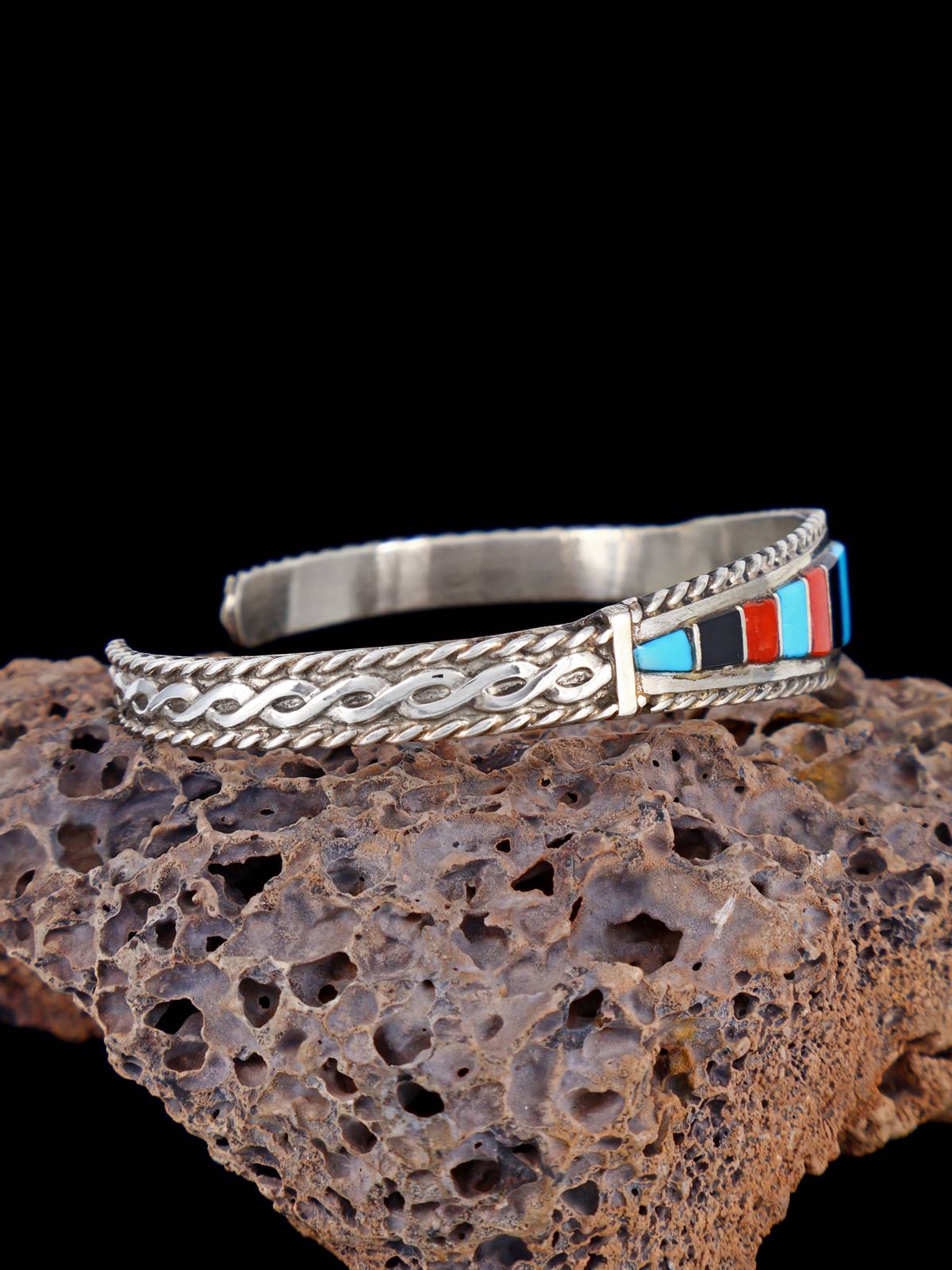 Bracelet incrusté d'onyx Zuni en argent sterling