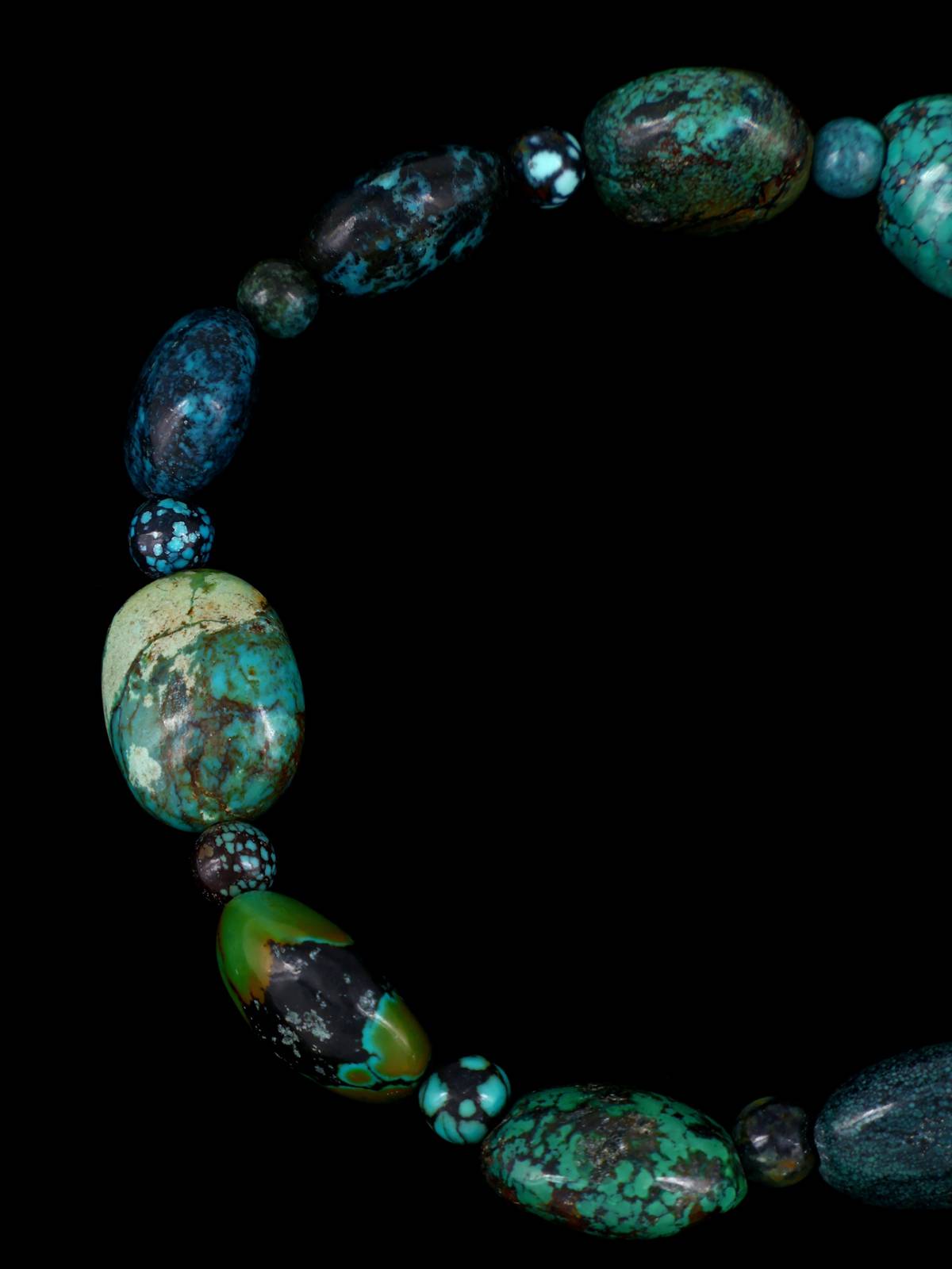 Navajo Cloud Mountain Turquoise Stretch Bracelet - PuebloDirect.com