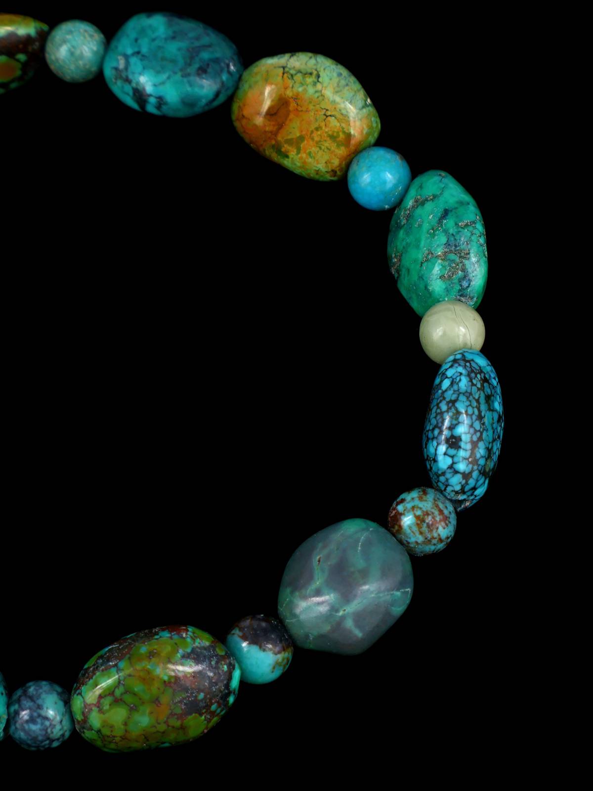 Navajo Cloud Mountain Turquoise Stretch Bracelet - PuebloDirect.com