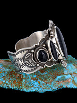 Brazalete de plata de ley con ónix negro y nativo americano