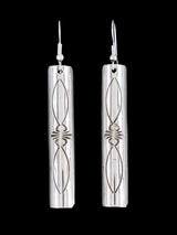 Boucles d’oreilles pendantes gravées Navajo en argent sterling