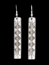 Boucles d’oreilles pendantes gravées Navajo en argent sterling