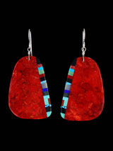 Boucles d'oreilles pendantes avec incrustation de mosaïque de corail pomme de Saint-Domingue