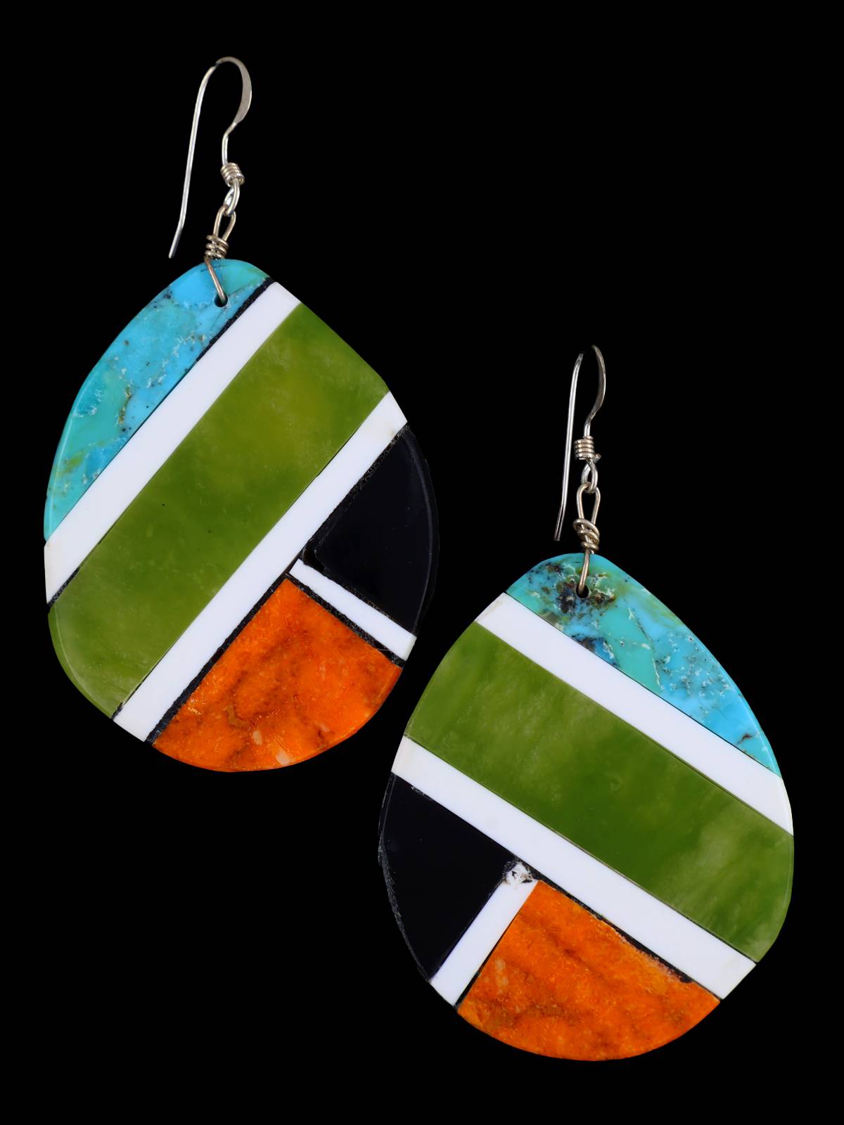 Boucles d'oreilles pendantes incrustées de plusieurs pierres Santo Domingo