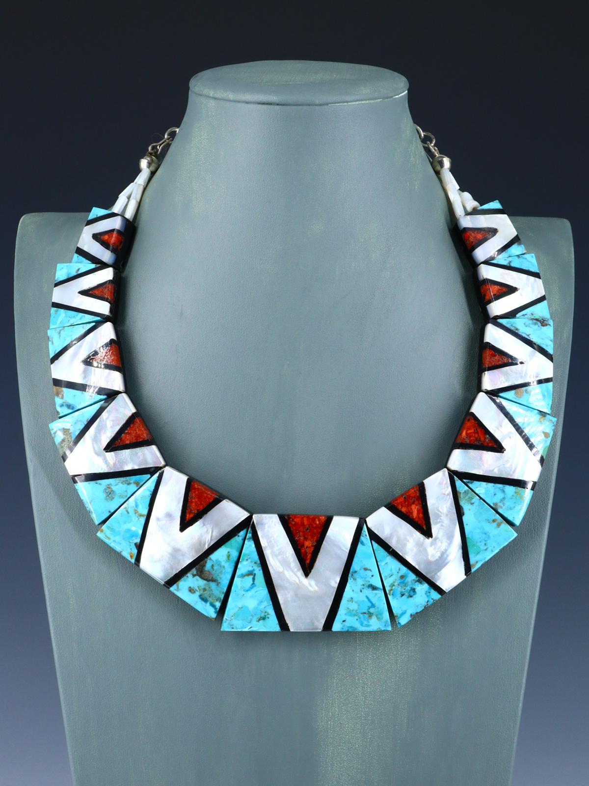 Collar de mosaico de concha blanca de Santo Domingo, indio nativo americano