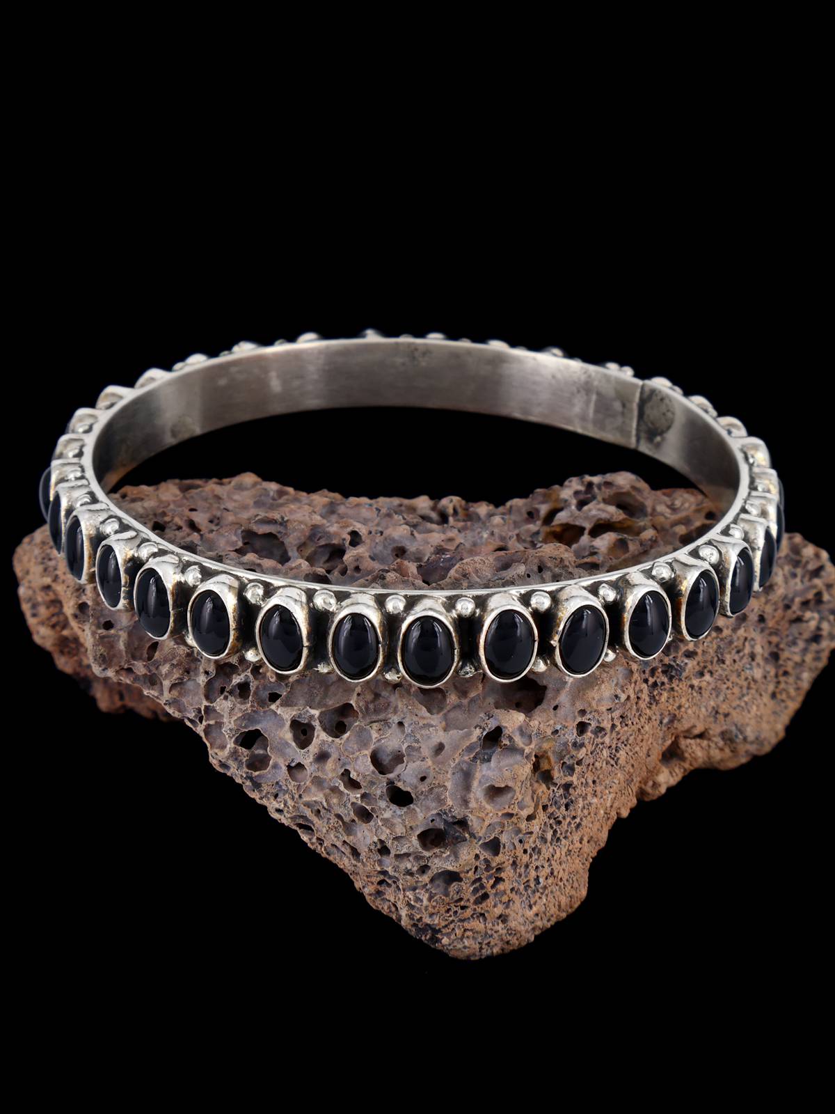 Native American Black Onyx Bangle Bracelet - PuebloDirect.com