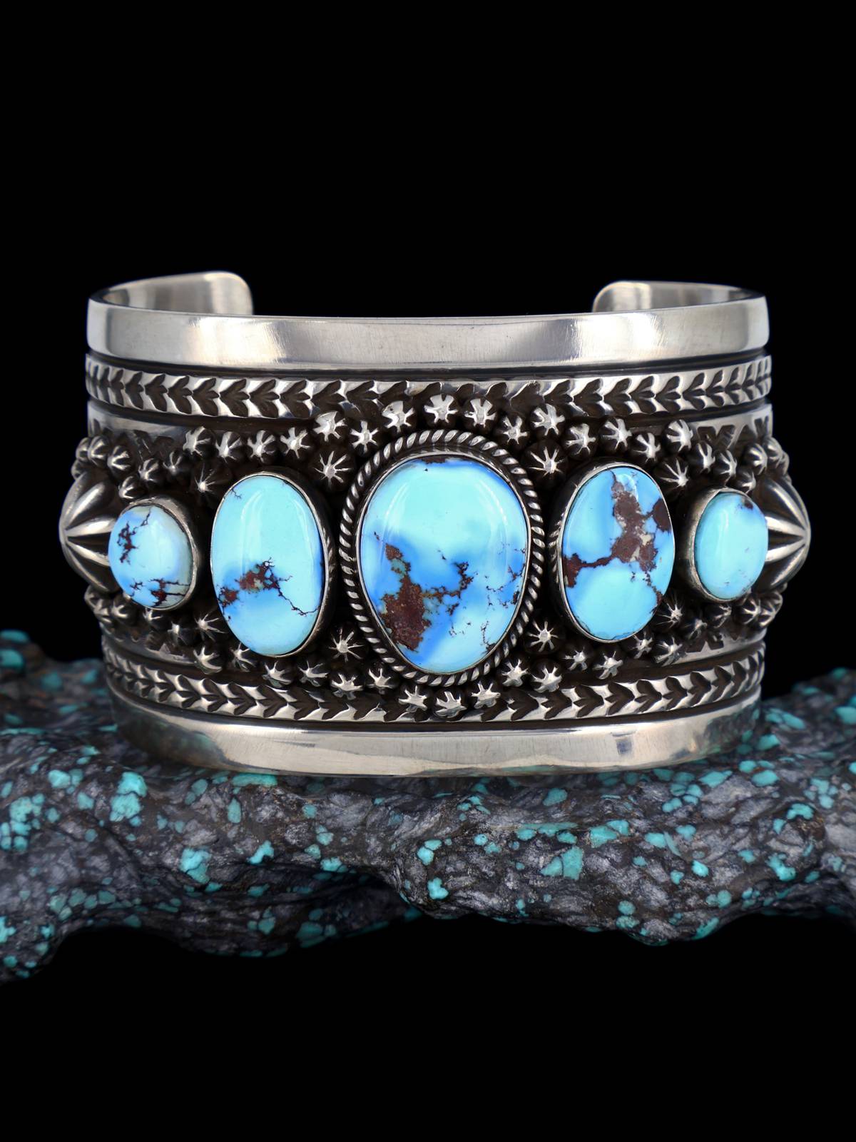 Pulsera de puño turquesa Golden Hill de plata de ley nativa americana