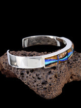 Pulsera Navajo de plata de ley con incrustaciones de escena de pueblo del cielo nocturno
