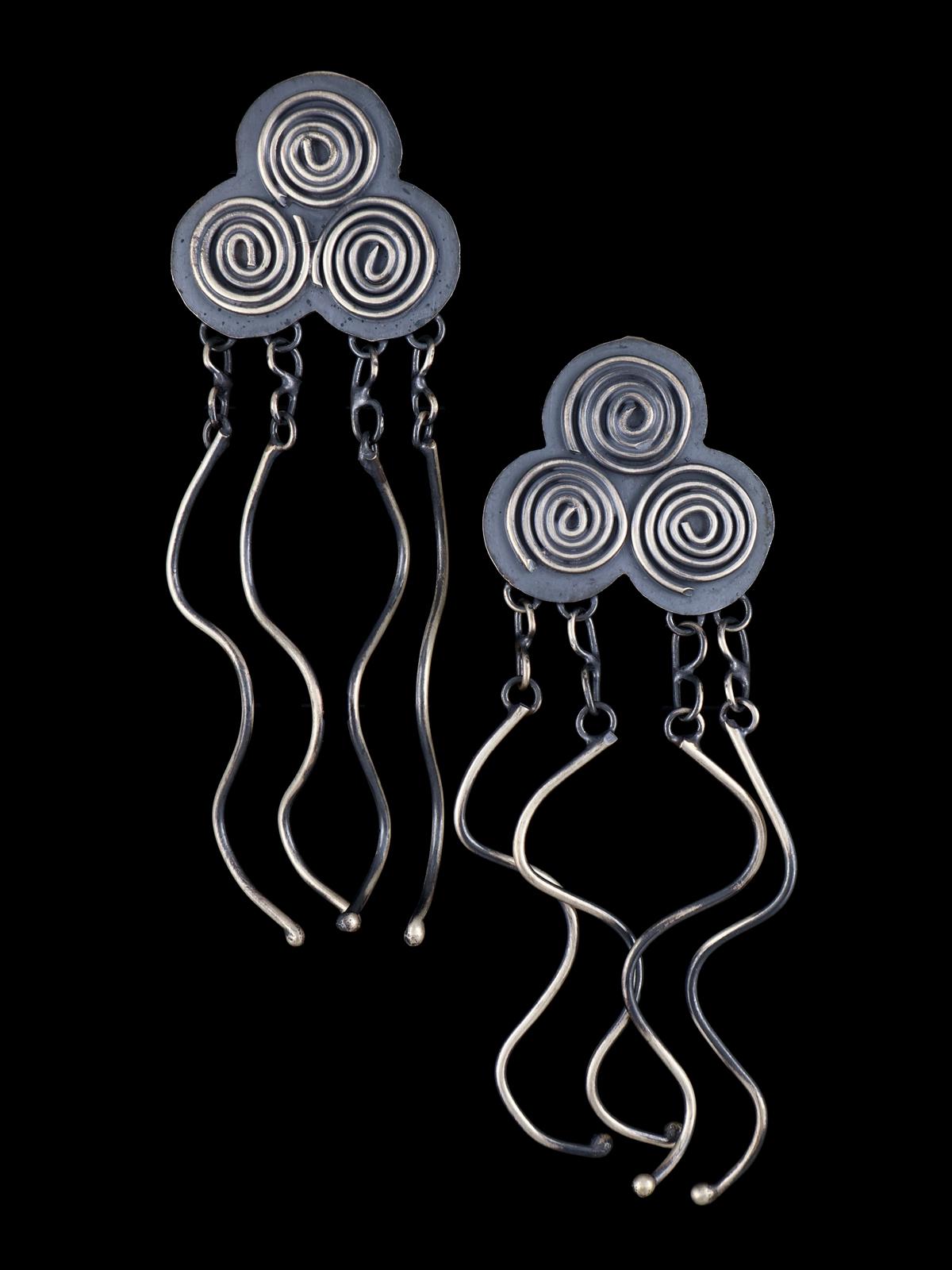 Pendientes colgantes de plumas de cesta de plata de ley de nativos americanos