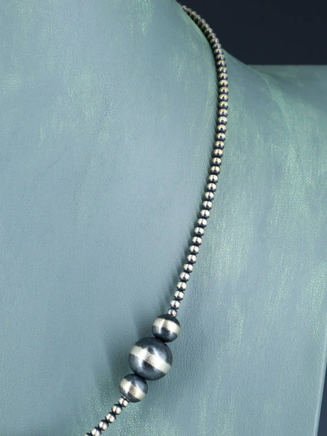 Collar de cuentas de plata de ley de una sola hebra de joyería Navajo de 18.0 in