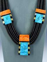 Collier amérindien de mosaïque de coquille blanche de Saint-Domingue