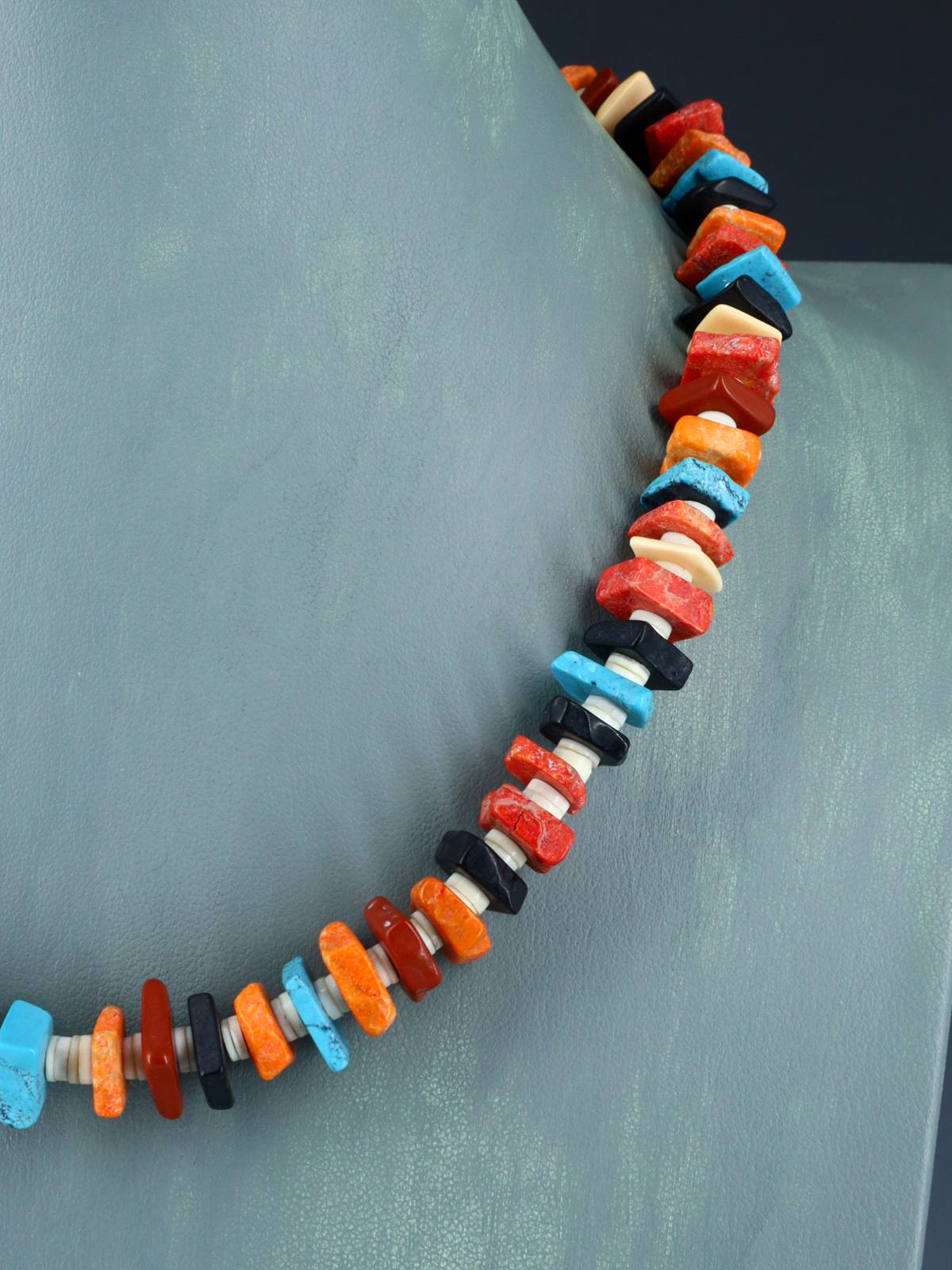 Collier amérindien turquoise et heishi à brin unique