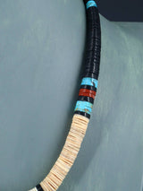Collier amérindien de coquillages et turquoise de 18 po