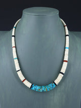 Collier amérindien de coquillages et turquoise de 18 po