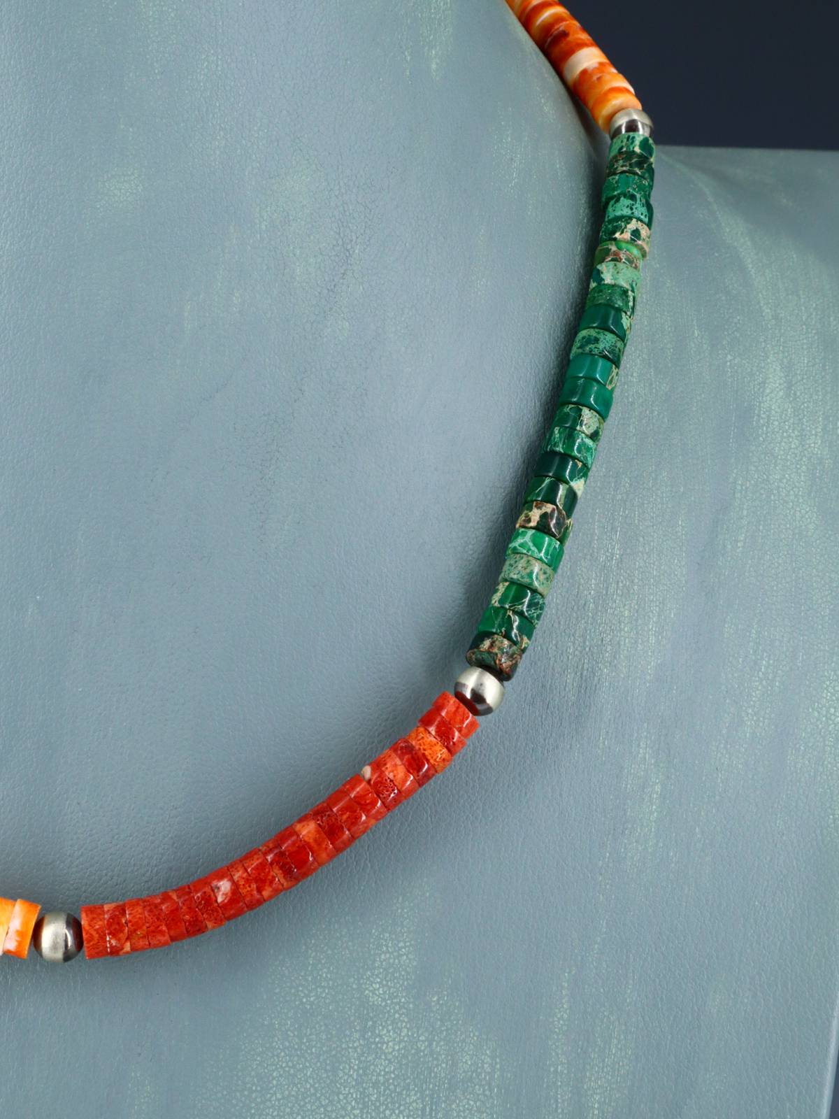Collar de gargantilla Heishi de ostra espinosa nativa americana
