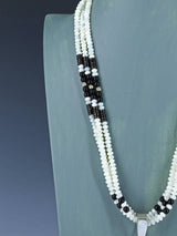 Santo Domingo Collar Jocla de Tres Hilos de Ónix y Nácar