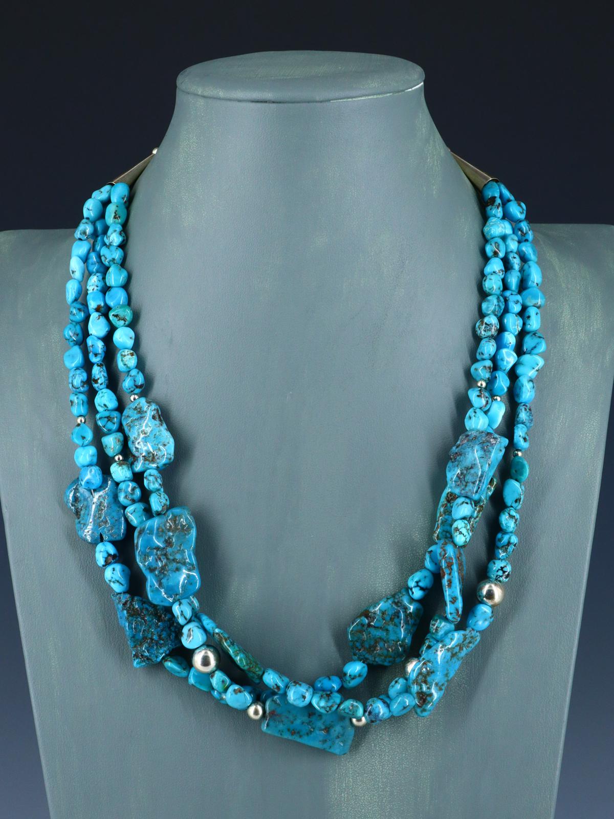 Collar grueso de tres hilos de color turquesa y caballo del cielo de nativos americanos