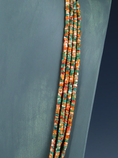 Collar de coral y lapislázuli de manzana nativo americano