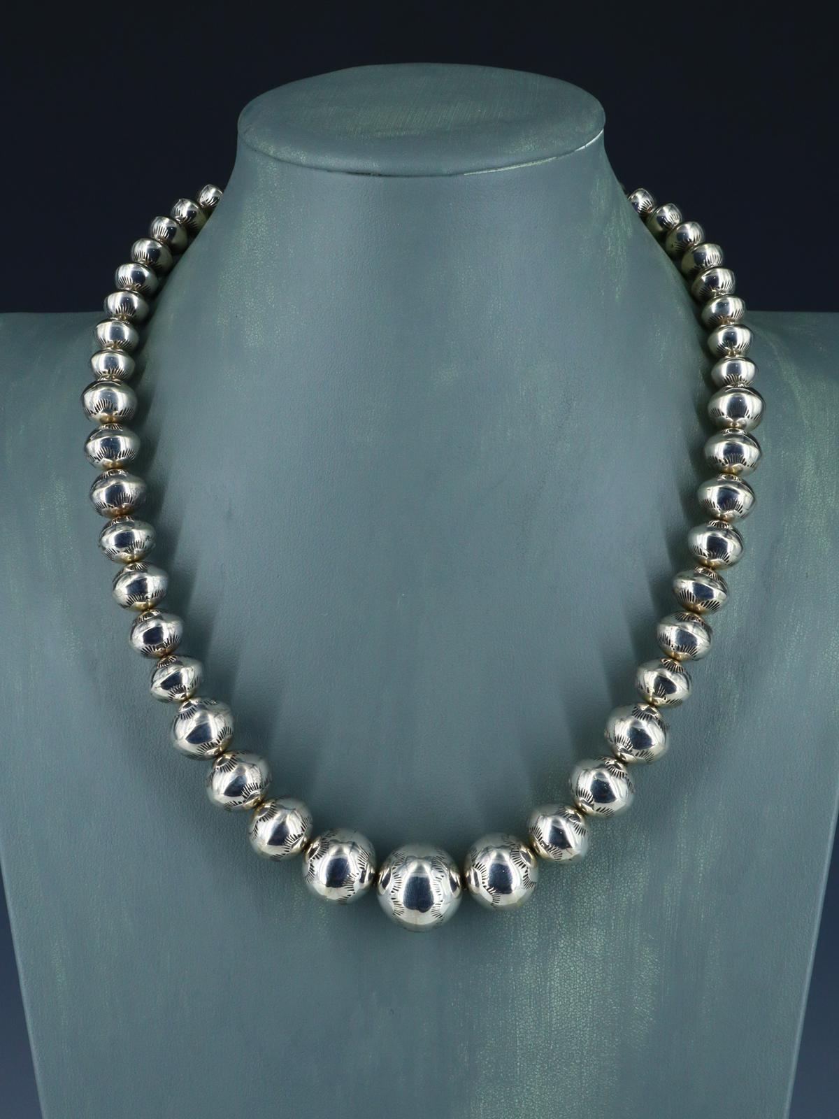 Collier de perles Navajo en argent sterling amérindien