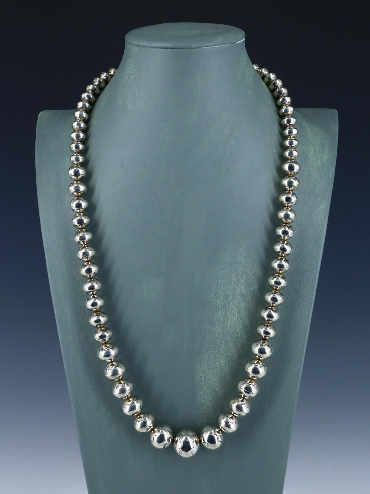 Collar de cuentas de perlas Navajo de plata de ley de nativos americanos