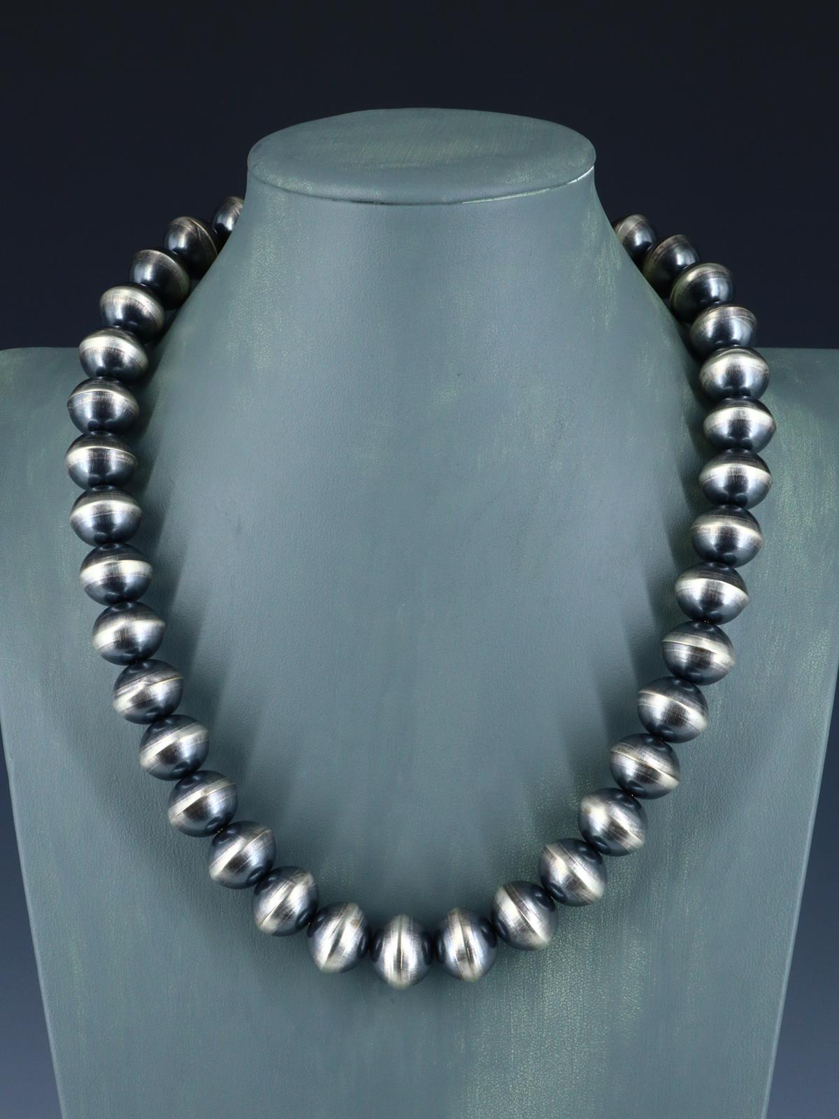 Collar con cuentas Navajo de plata de ley de joyería nativa americana de 16"