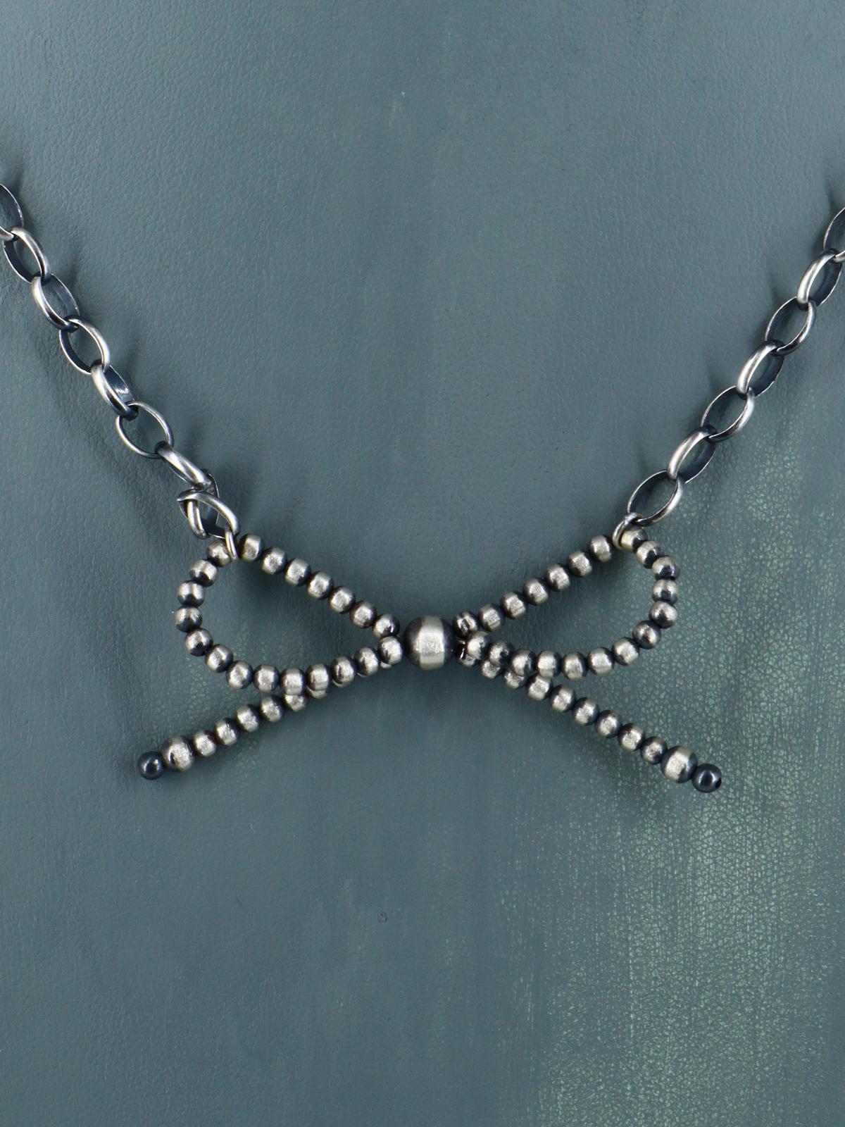 Collar de cuentas de plata de ley de una sola hebra de joyería Navajo de 19"