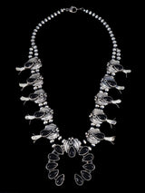 Collar de flor de calabaza de plata de ley Navajo Bumblebee Jasper