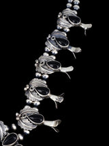 Collar de flor de calabaza de plata de ley Navajo Bumblebee Jasper