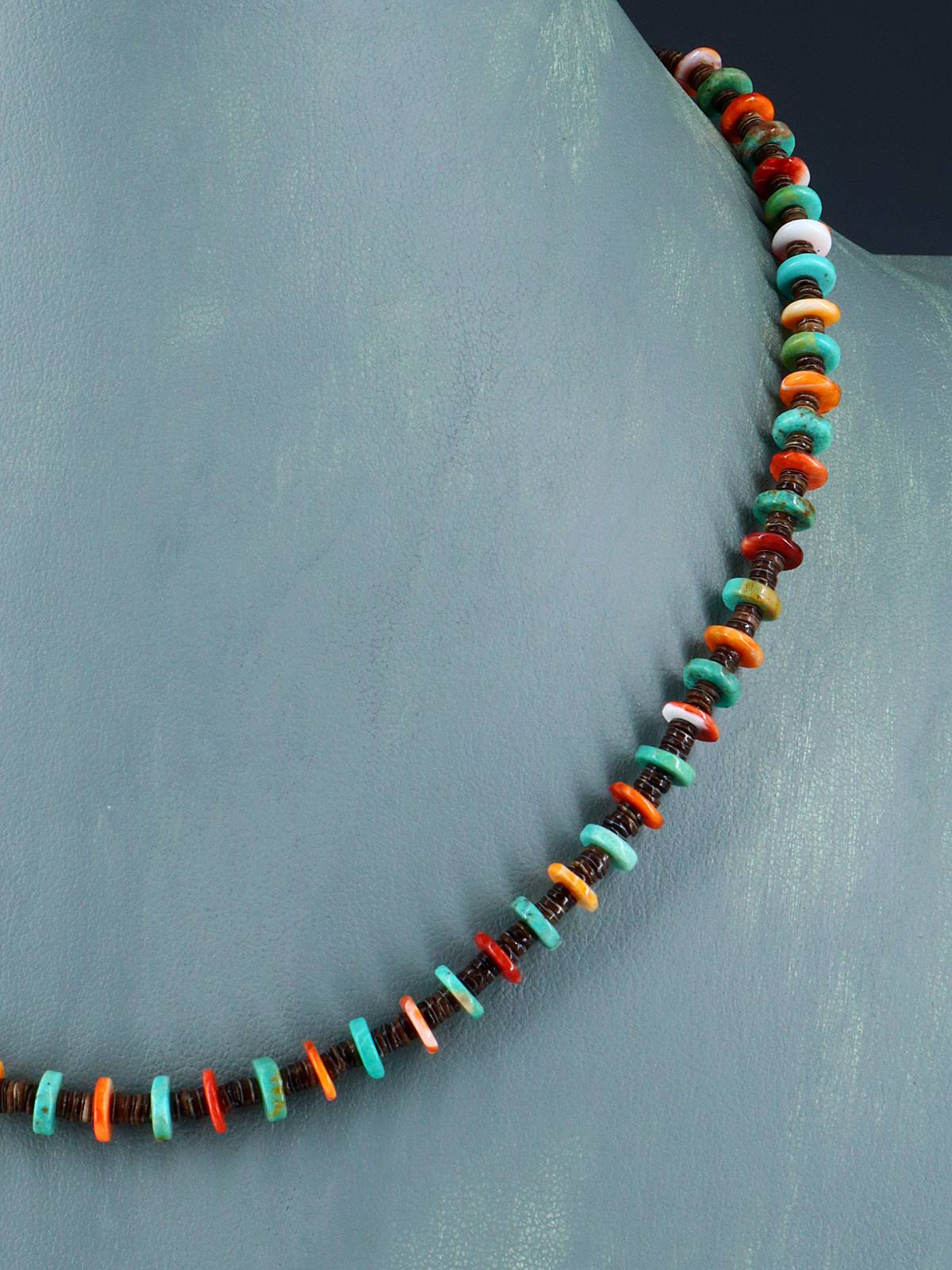 18" Native American Single Strand Turquoise, Spiny Oyster, and Heishi Necklace - PuebloDirect.com