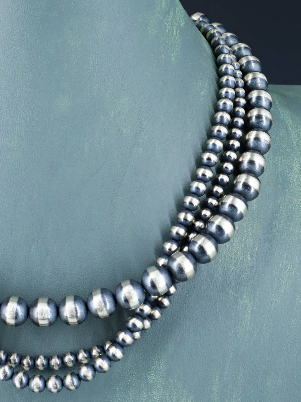 Collier de perles en argent sterling à brin unique de bijoux Navajo de 20 po