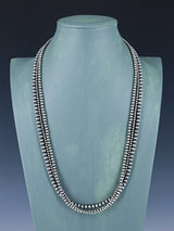 Collar con cuentas de plata de ley de triple hebra de 24"