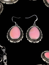 Native American Pink Conch Lariat Necklace and Earring Set