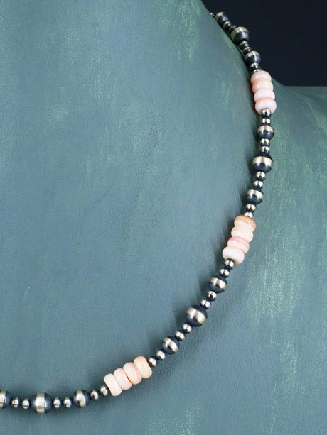 Collar con cuentas de plata de ley con concha rosa de Navajo Jewelry de 18.0 in