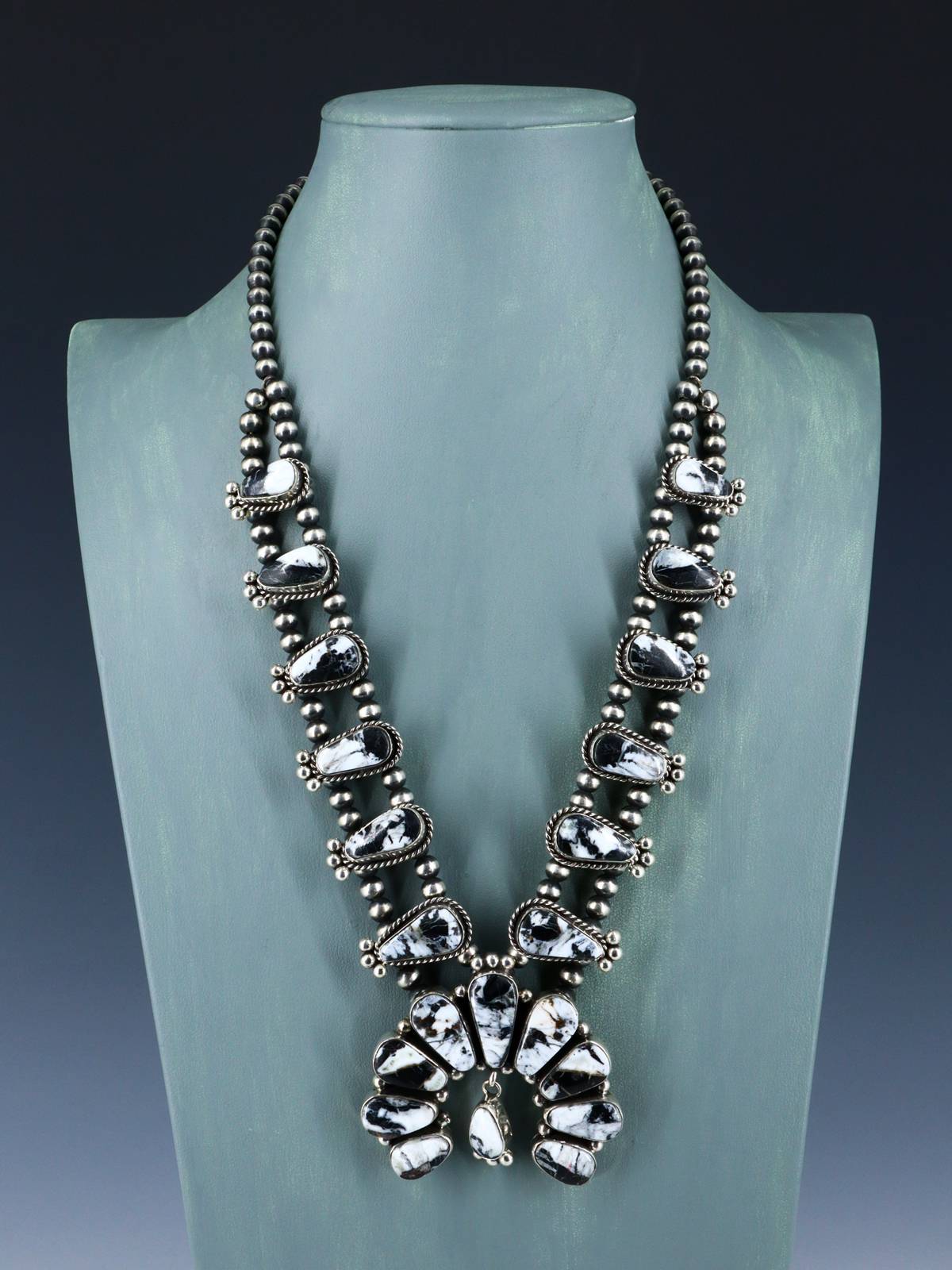 Conjunto de collar de flor de calabaza de plata de ley de búfalo blanco natural navajo