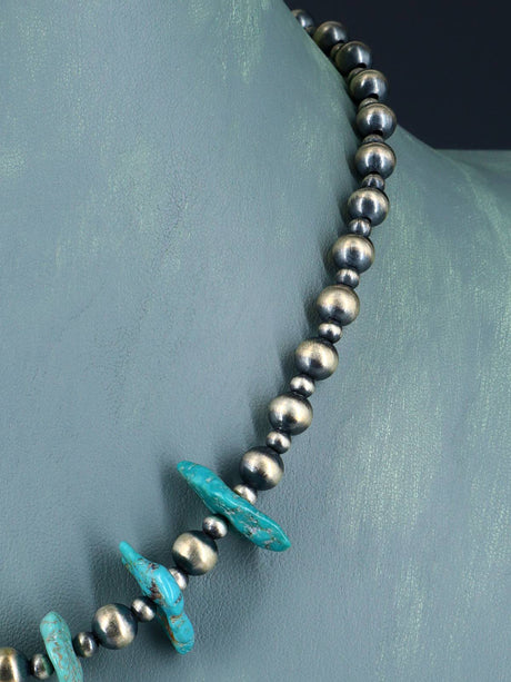 Collier amérindien de pépites turquoise et de perles d’argent