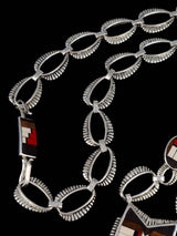 Collar con figura Yei con incrustaciones de turquesa y incrustaciones Zuni
