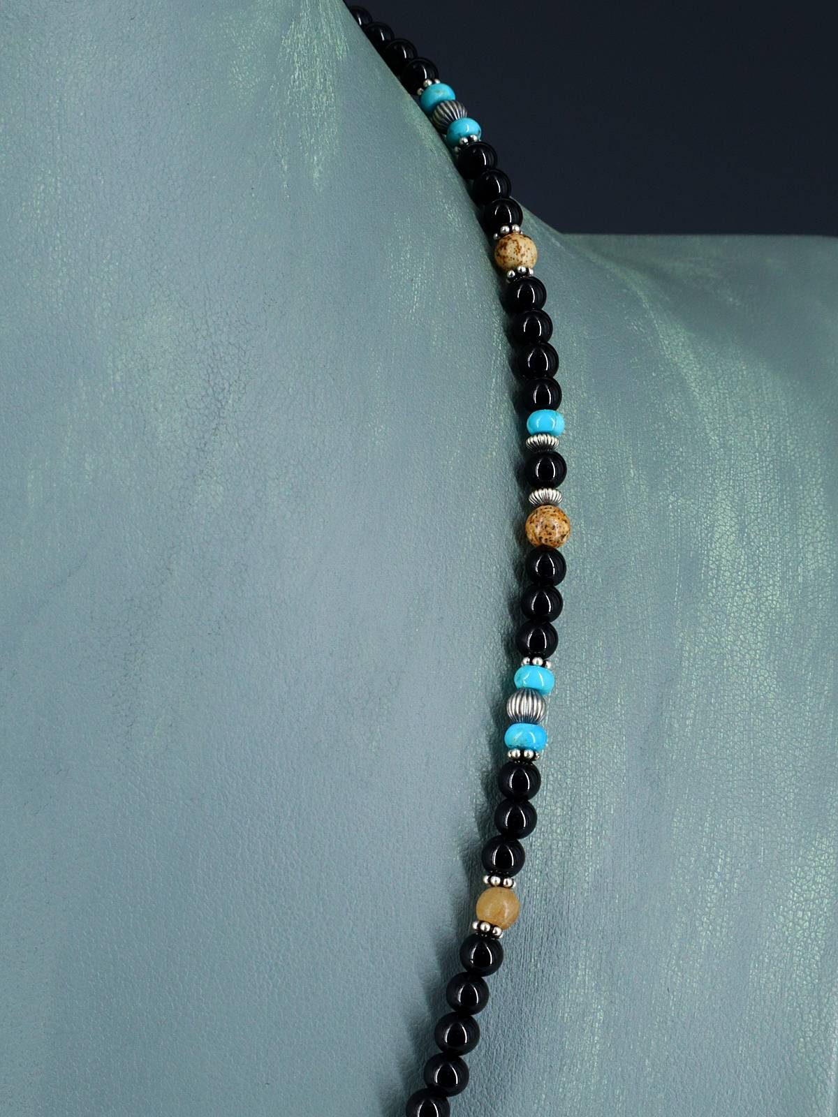 Collar de cuentas de ónix y opalita de joyería nativa americana