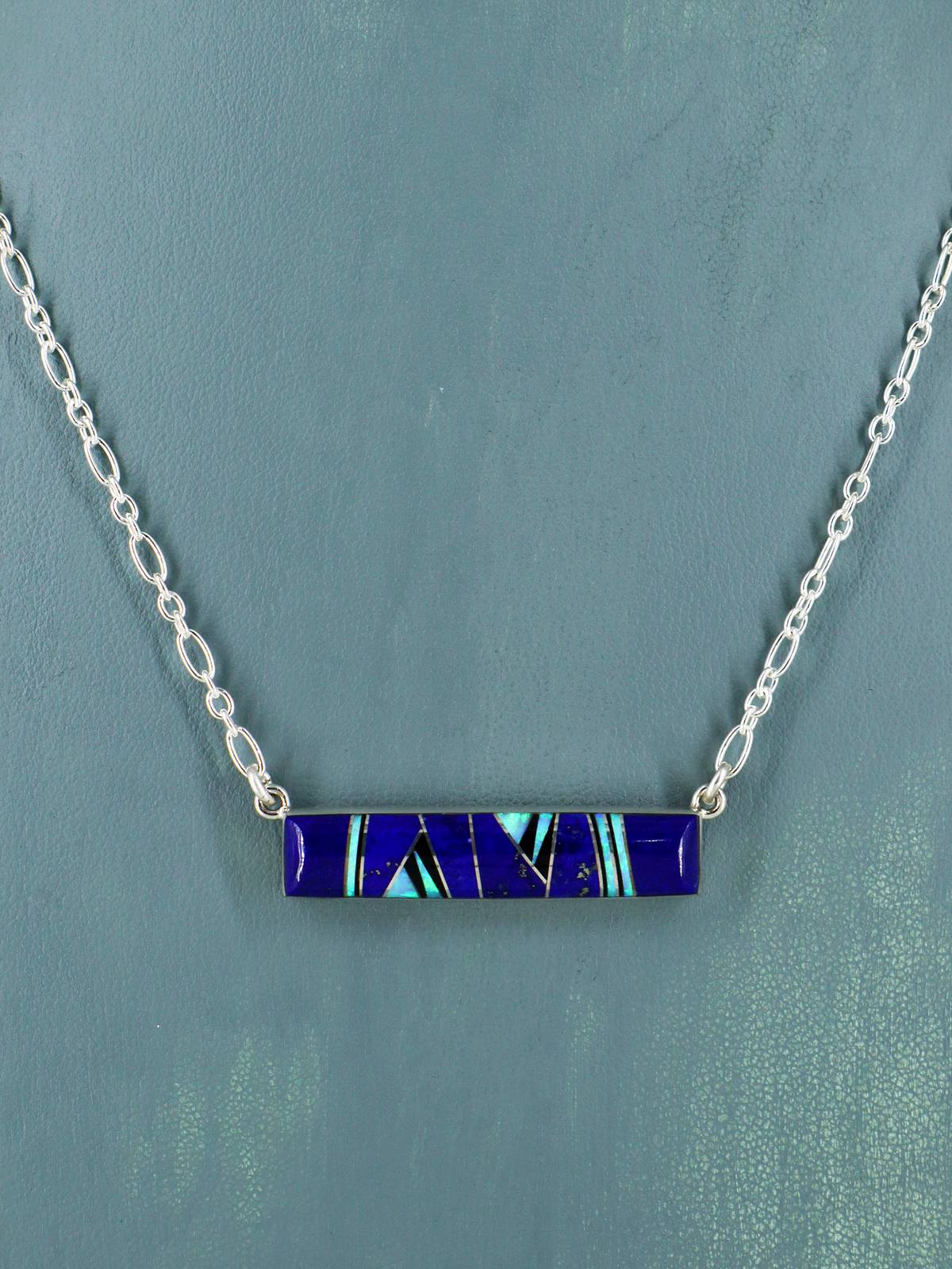 Collar con incrustaciones navajo de múltiples piedras de joyería nativa americana