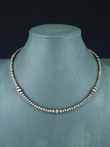 Collier de perles à brin unique en argent sterling Navajo