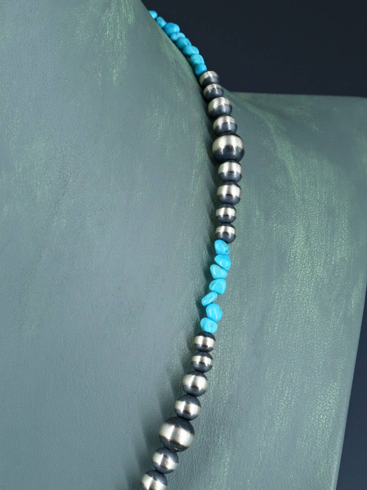 Collier amérindien de perles turquoise et argent
