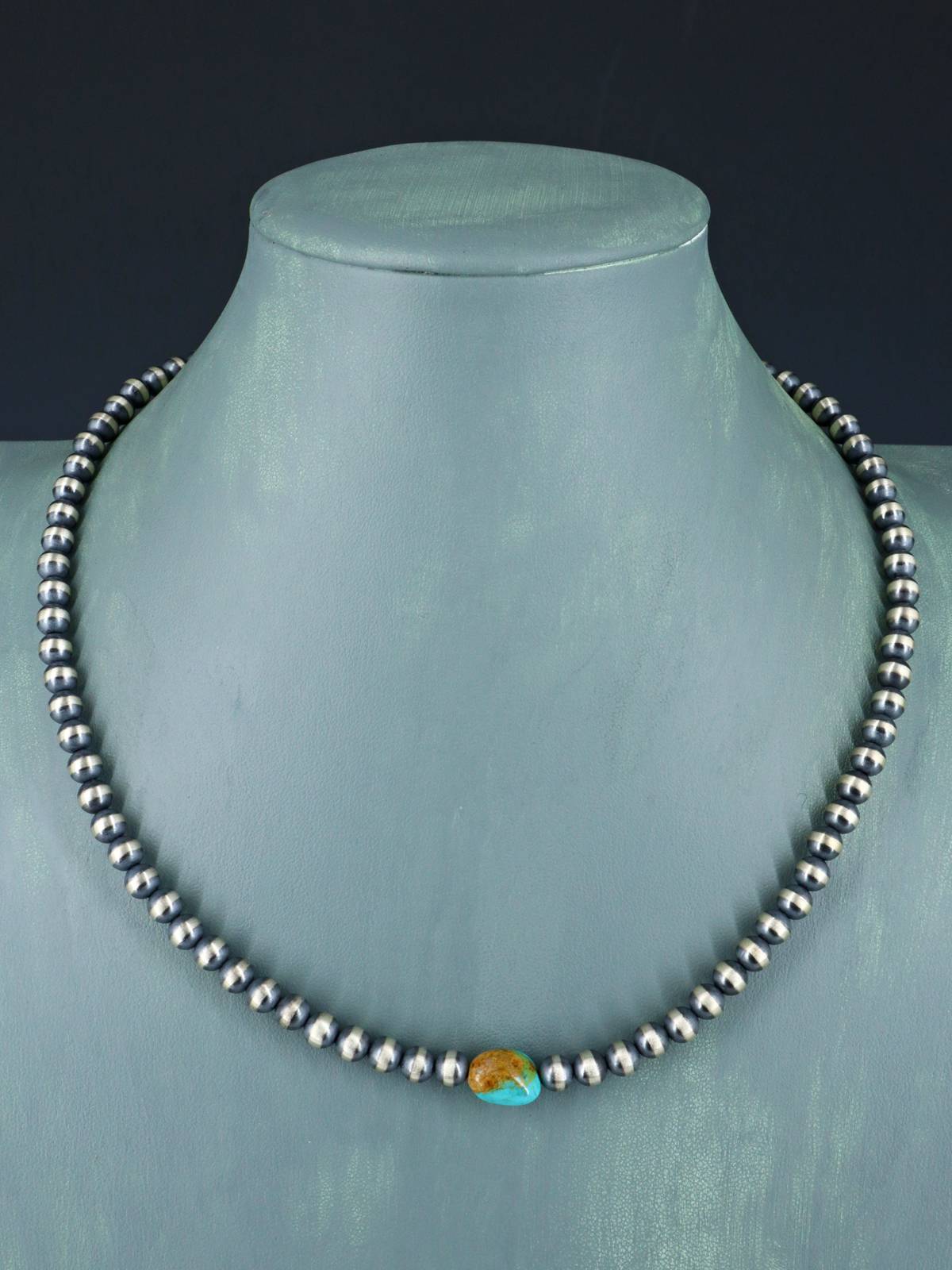 Collier amérindien de pépites turquoise et de perles d’argent