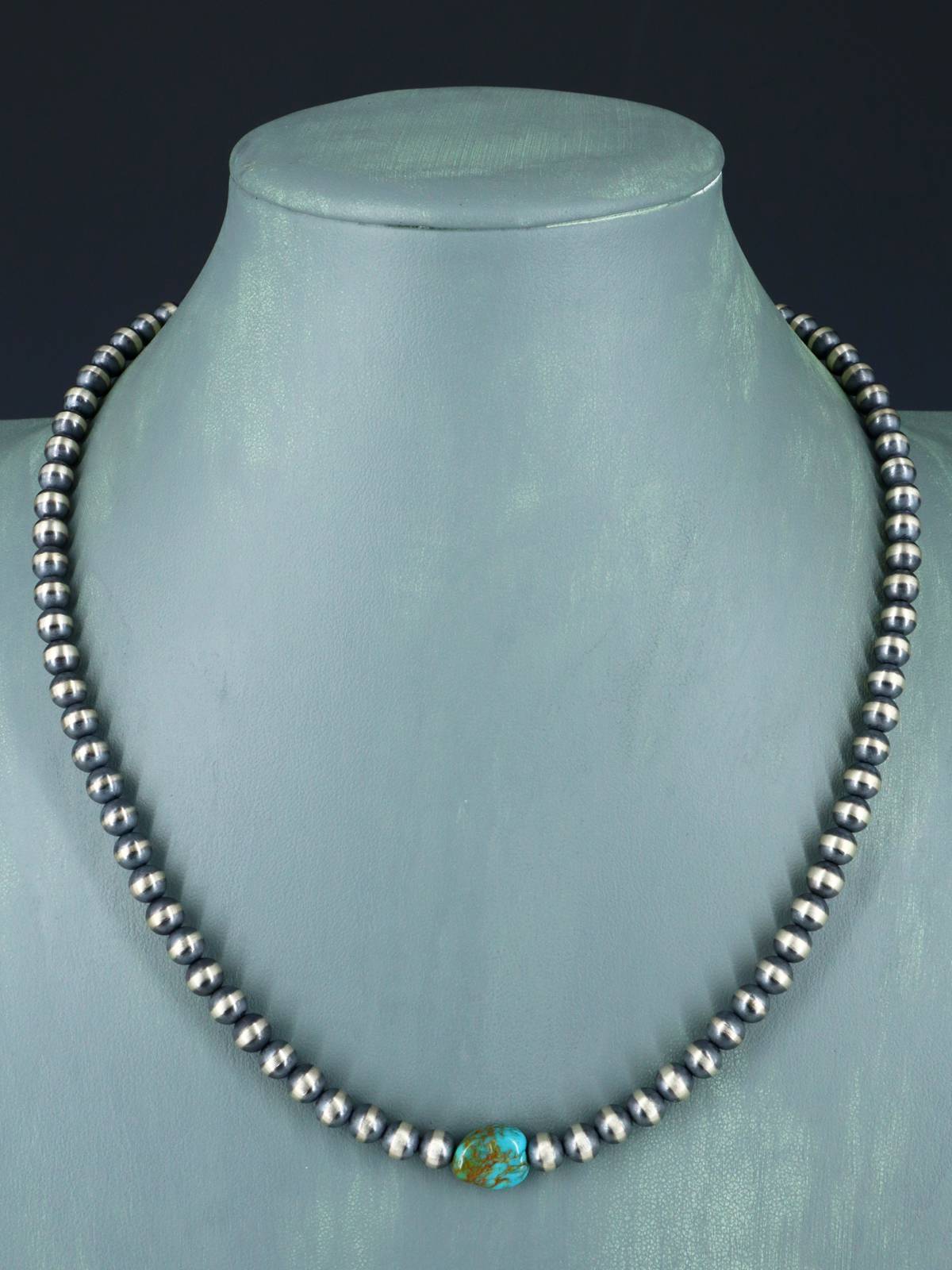 Collier amérindien de pépites turquoise et de perles d’argent