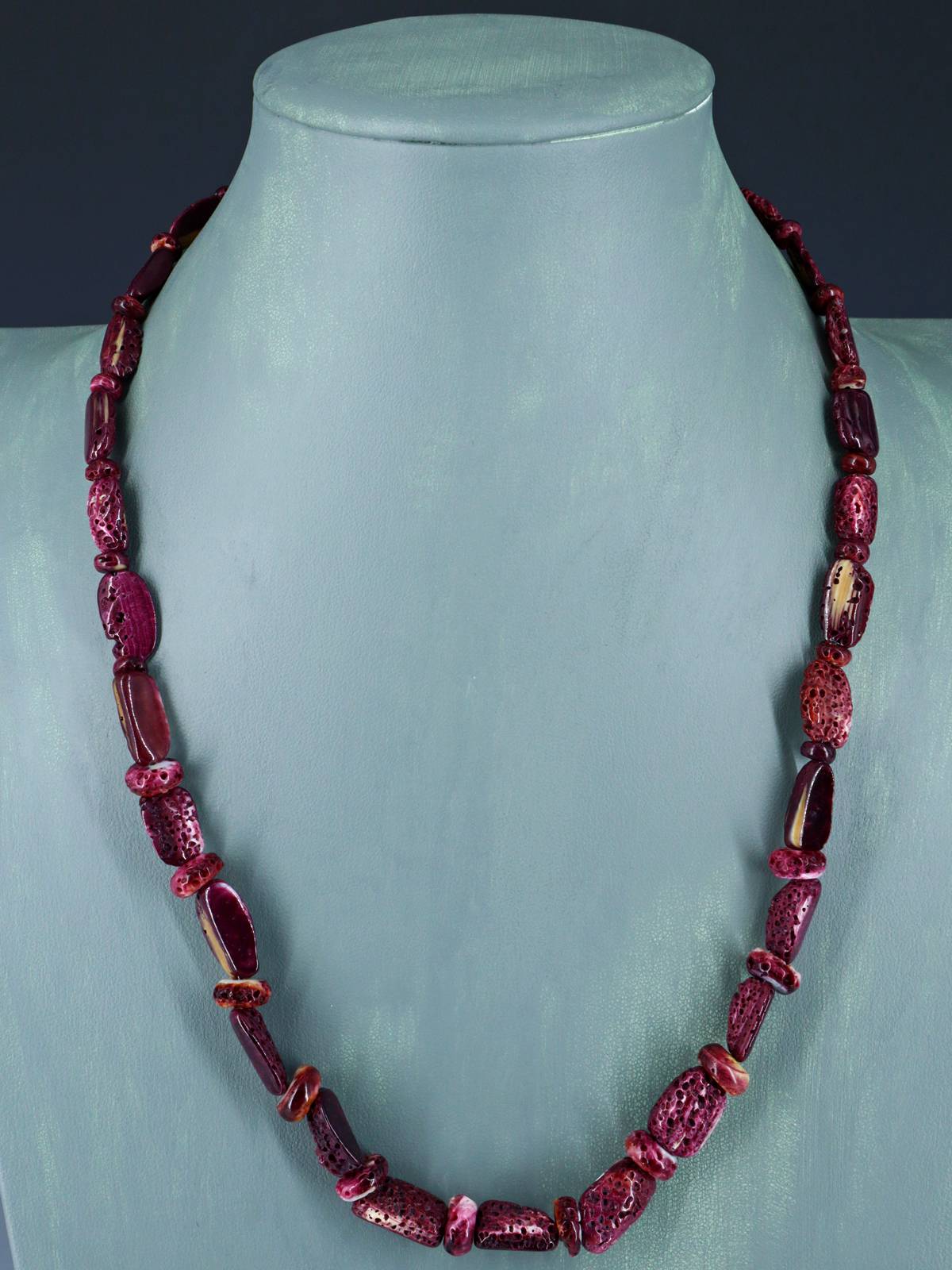 Native American Santo Domingo Single Strand Spiny Oyster Necklace