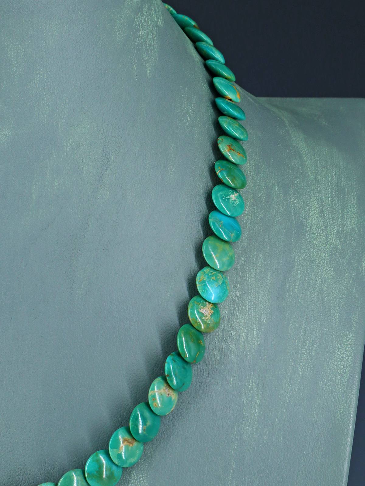 19" Navajo Single Strand Turquoise Disc Necklace - PuebloDirect.com