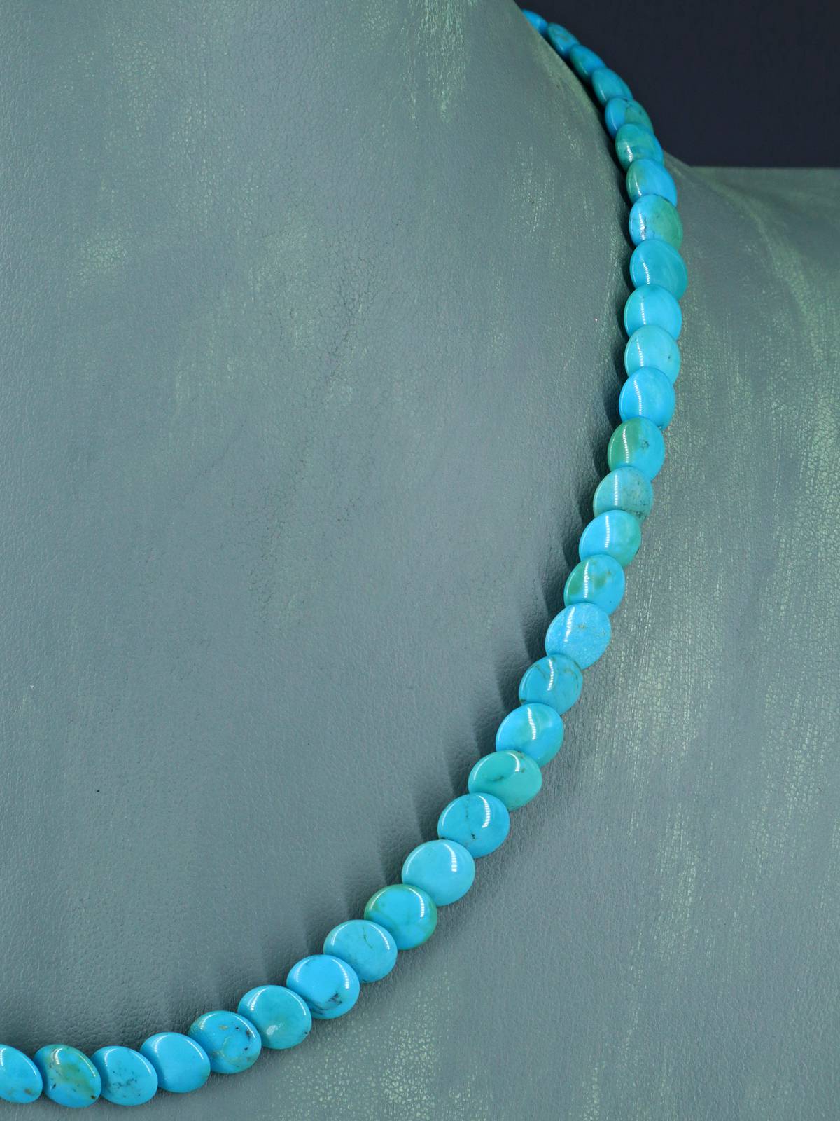 19" Navajo Single Strand Turquoise Disc Necklace - PuebloDirect.com