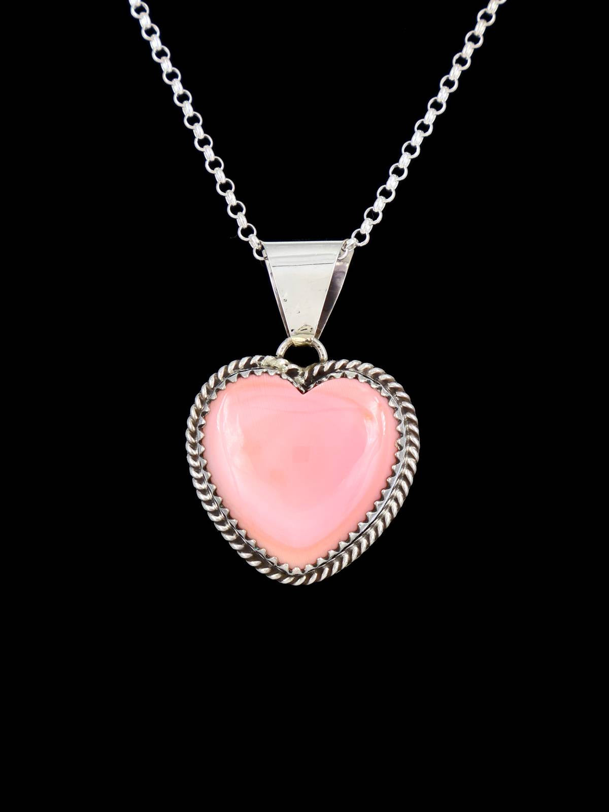 Colgante de corazón de caracola rosa de joyería nativa americana